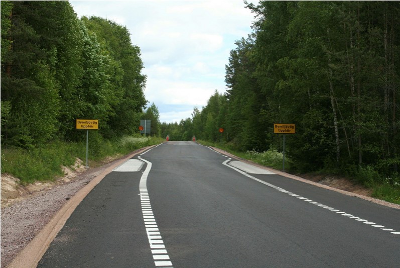 Sveitavegur, einnig kallaður 'Bymiljöväg'.